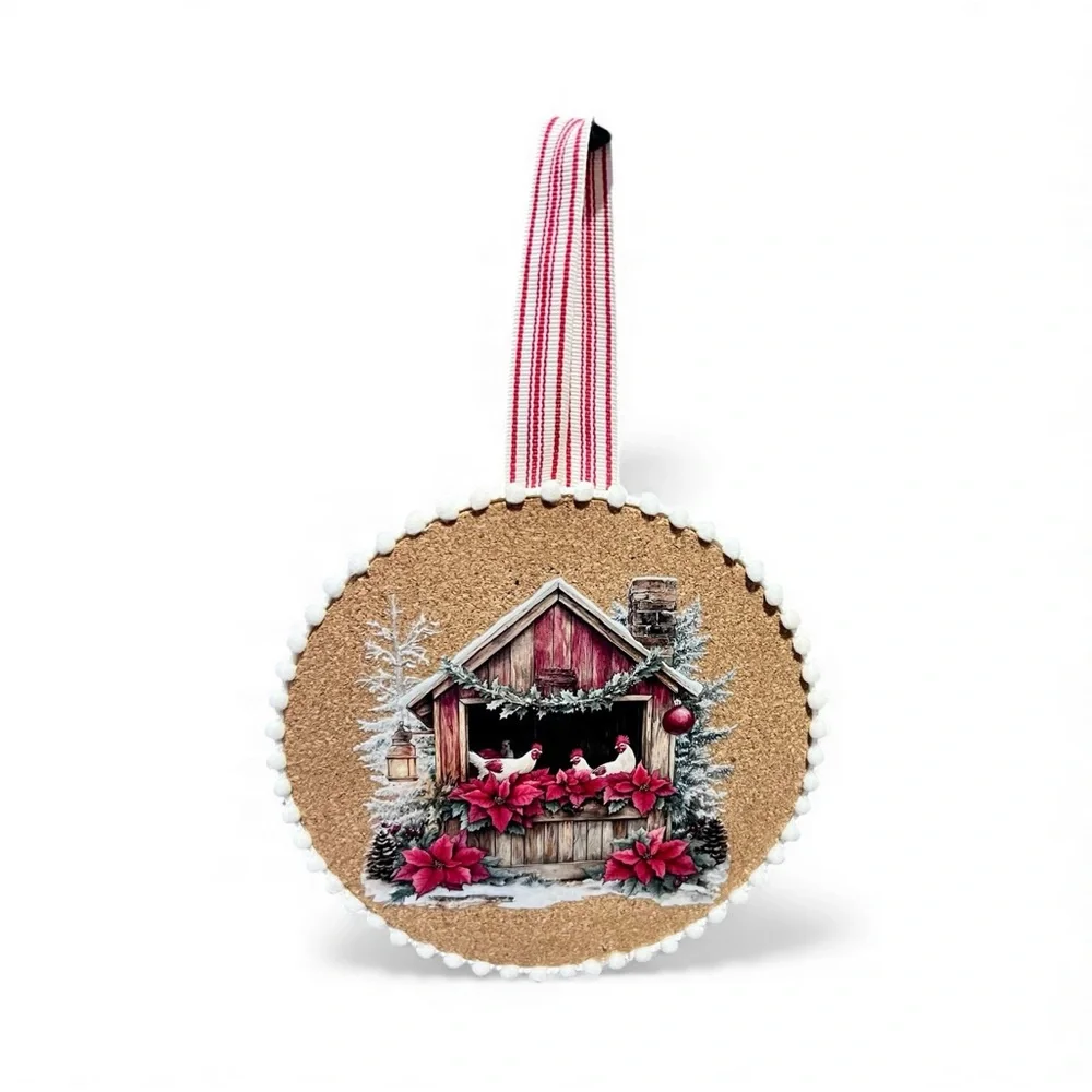 Merry Chicken Christmas SceneHandmade Circle Ornament‎